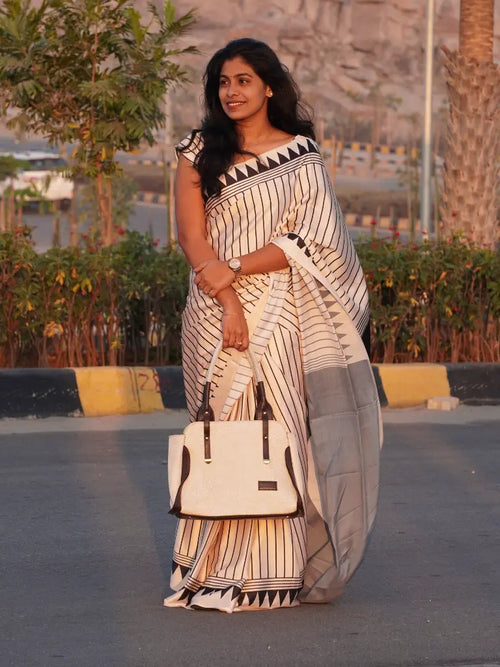 Beige Satin Saree with Black Line Design & Black Pallu – Timeless Grace