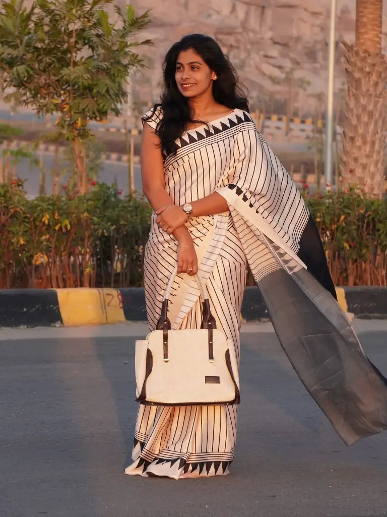 Beige Satin Saree with Black Line Design & Black Pallu – Timeless Grace