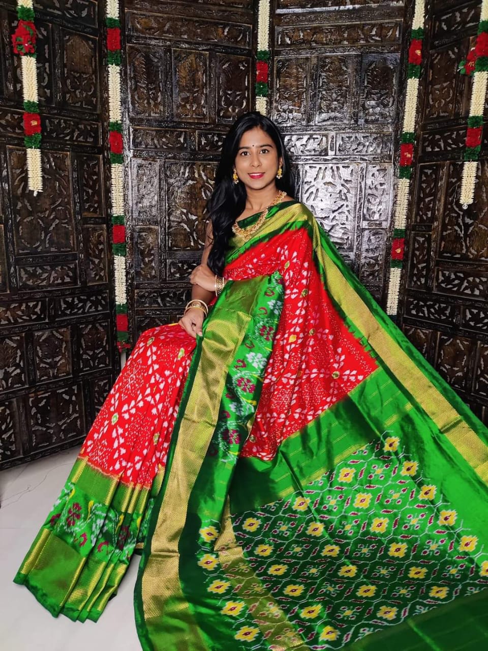Pochampally Ikkat Pattu Silk Saree