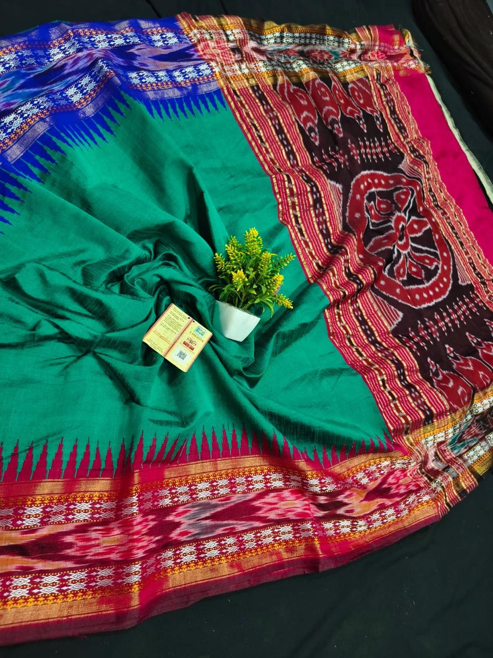 Pochampally Ikkat Pattu Silk Saree